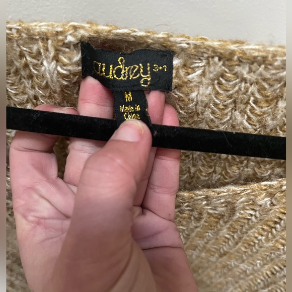 Oversized M knit off the shoulder sweater - Picture 5 of 5